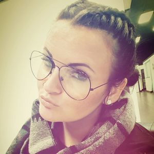 Meet your Posher, Carrie